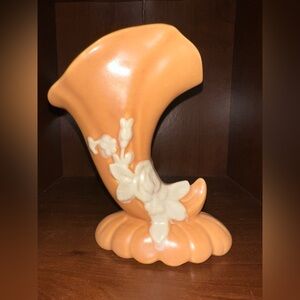 Vintage Weller Pottery Apricot Cameo Rose‎ Cornucopia Vase 6 3/4“